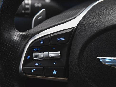 Used 2023 Genesis G70 2.0T image 24