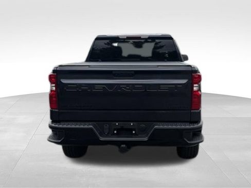 Used 2022 Chevrolet Silverado 1500 Custom Trail Boss w/ LPO, Dark Essentials Package AWD/4WD image 5