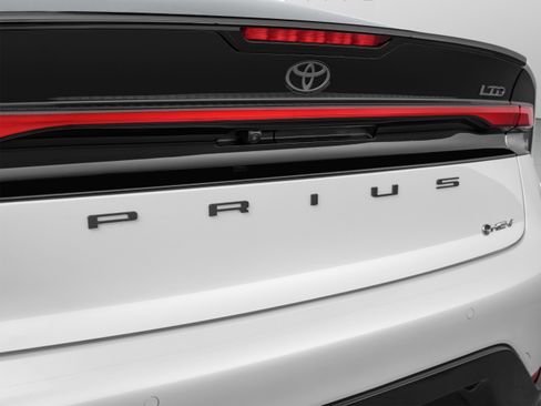Used 2025 Toyota Prius FWD image 57