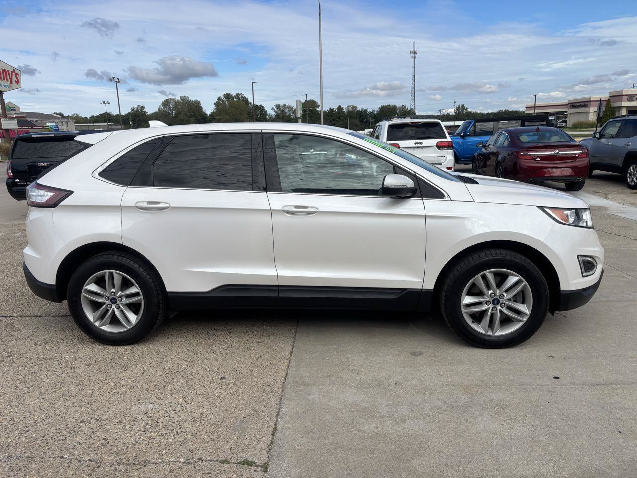 Used 2018 Ford Edge SEL w/ Equipment Group 201A AWD/4WD image 3
