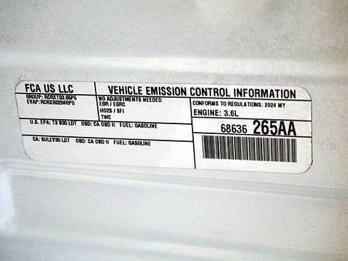 Certified 2024 Jeep Grand Cherokee Summit AWD/4WD image 38