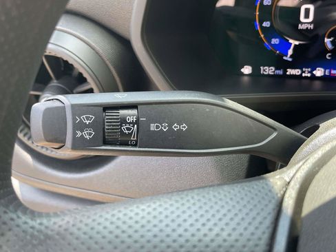 Used 2025 Chevrolet Colorado Trail Boss AWD/4WD image 18