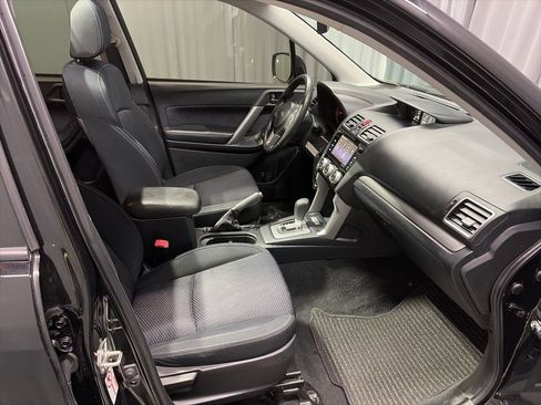 Used 2018 Subaru Forester 2.5i Premium w/ All-Weather Package AWD/4WD image 19