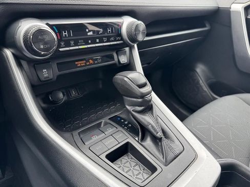 Used 2021 Toyota RAV4 XLE image 20