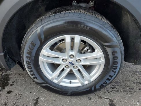 Used 2022 Ford Explorer XLT w/ Equipment Group 202A image 34