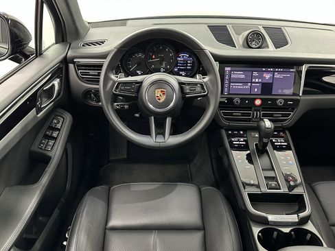 Certified 2025 Porsche Macan image 25