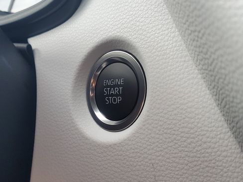 Used 2026 Toyota Corolla SE FWD image 30
