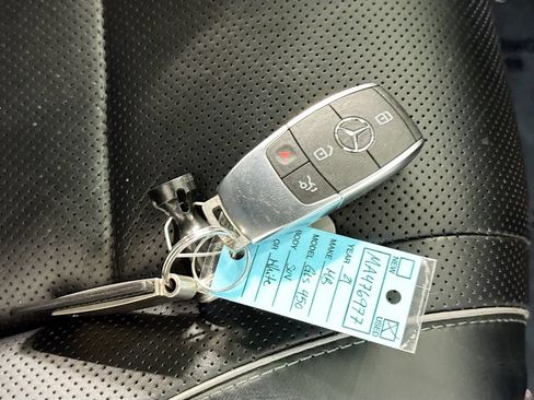 Used 2021 Mercedes-Benz GLS 450 4MATIC image 39
