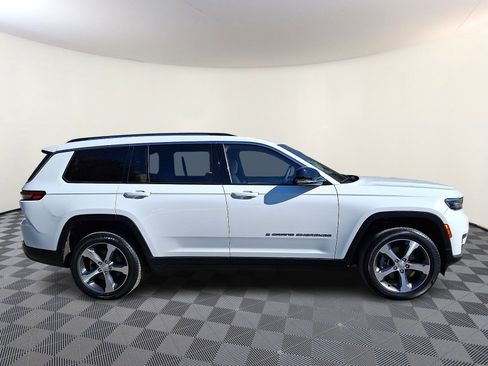 Used 2023 Jeep Grand Cherokee L Limited image 7