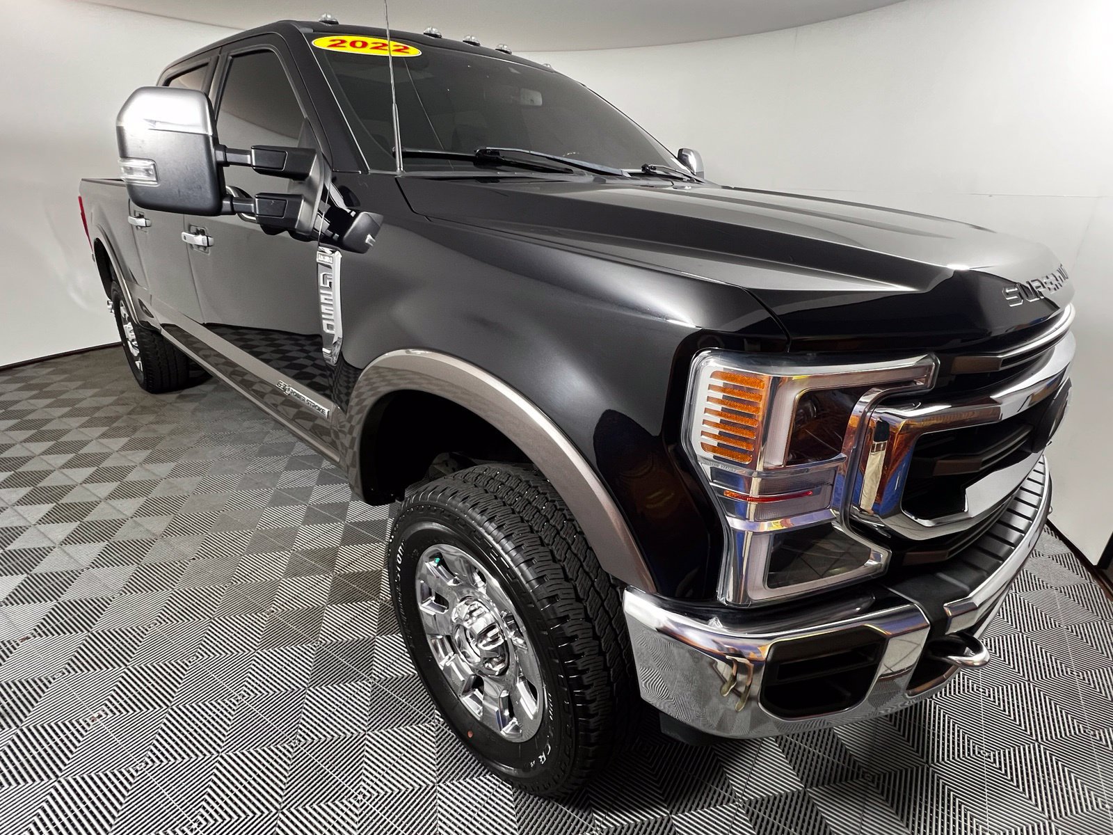 Used 2022 Ford F250 King Ranch w/ King Ranch Ultimate Package AWD/4WD image 3