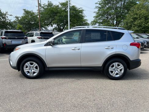 Used 2015 Toyota RAV4 LE AWD/4WD image 4