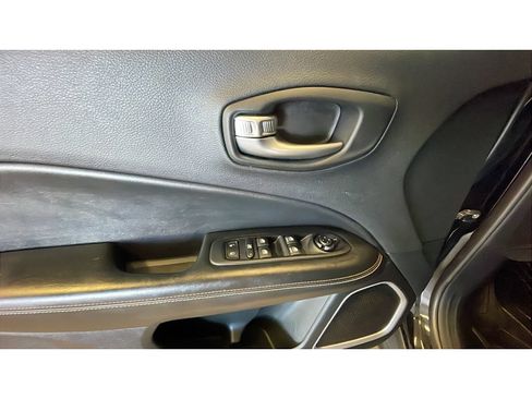 Used 2017 Jeep Compass Sport w/ Cold Weather Group AWD/4WD image 10