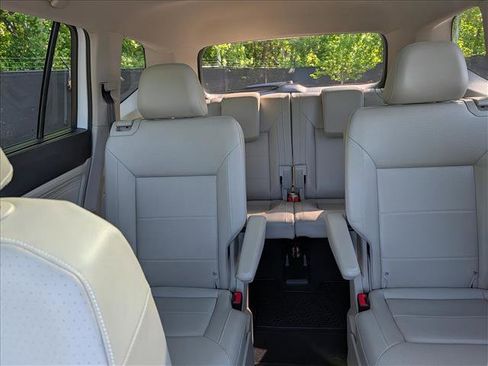 Used 2023 Volkswagen Atlas SE w/ Panoramic Sunroof Package FWD image 19
