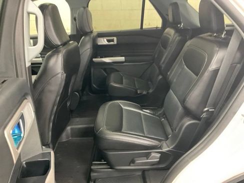 Used 2024 Ford Explorer Limited w/ Limited Technology Package AWD/4WD image 15