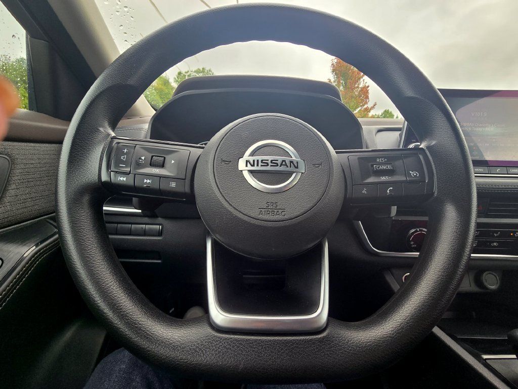 Used 2021 Nissan Rogue S AWD/4WD image 21
