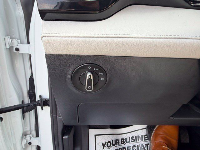 Certified 2025 Volkswagen Taos S AWD/4WD image 16