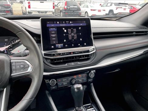 Used 2023 Jeep Compass Trailhawk image 9