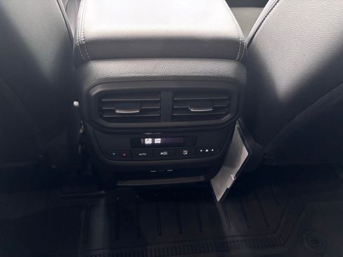 Used 2025 Honda Pilot Touring image 16