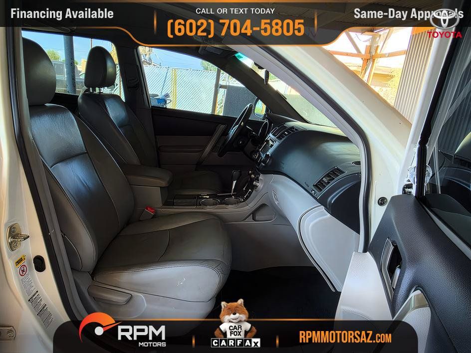 Used 2013 Toyota Highlander SE AWD/4WD image 12