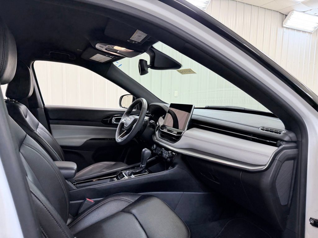 Used 2024 Jeep Compass Limited AWD/4WD image 36