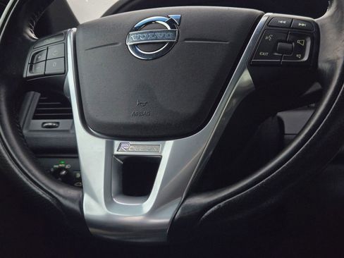 Used 2013 Volvo XC60 T6 R-Design Platinum image 31