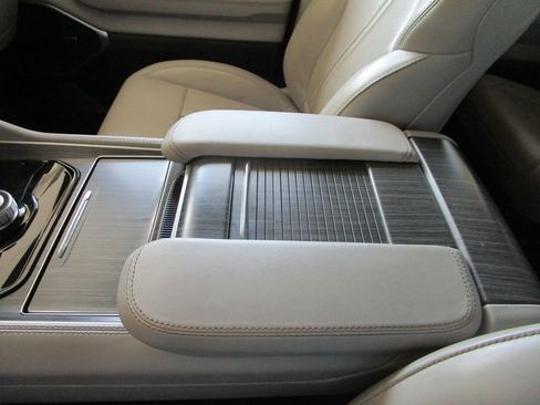 Used 2024 Jeep Wagoneer Series II AWD/4WD image 45