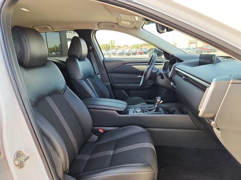 Used 2025 MAZDA CX-50 AWD 2.5 S w/ Preferred Package image 14
