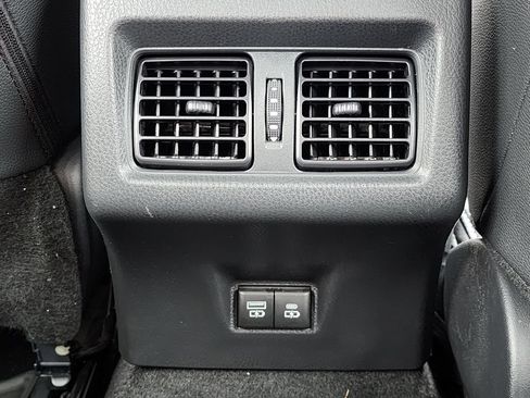 Used 2025 Toyota Camry SE FWD image 16