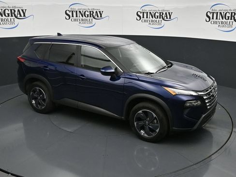 Used 2025 Nissan Rogue SV FWD image 18