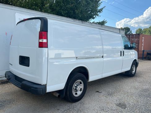 Used 2019 Chevrolet Express 3500 Extended w/ Driver Convenience Package image 3