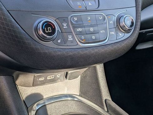 Used 2024 Chevrolet Malibu LT image 21