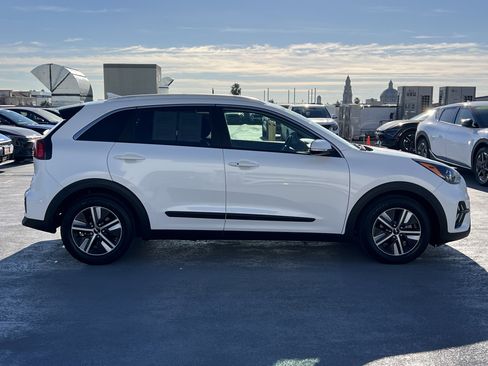 Certified 2022 Kia Niro EX Premium image 7
