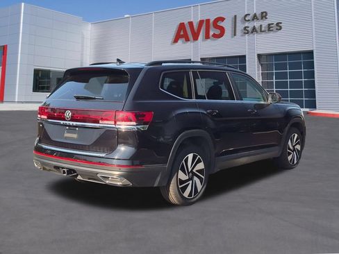Used 2025 Volkswagen Atlas SE FWD image 6