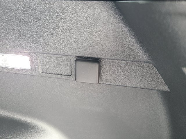 New 2027 Chevrolet Equinox LT w/ Convenience Package II FWD image 11