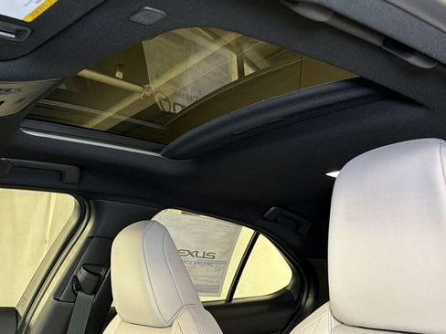 New 2026 Lexus UX 300h AWD image 7