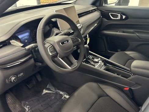 New 2026 Jeep Compass Latitude image 13