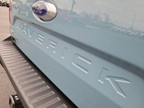 Used 2023 Ford Maverick XLT w/ XLT Luxury Package image 6