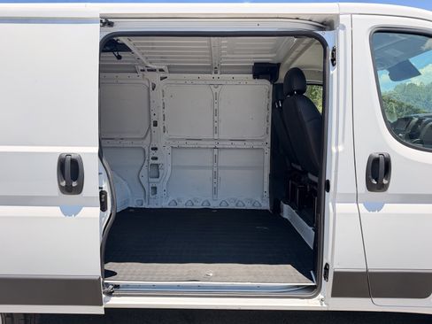 Used 2025 RAM ProMaster 2500 w/ Convenience Group FWD image 29