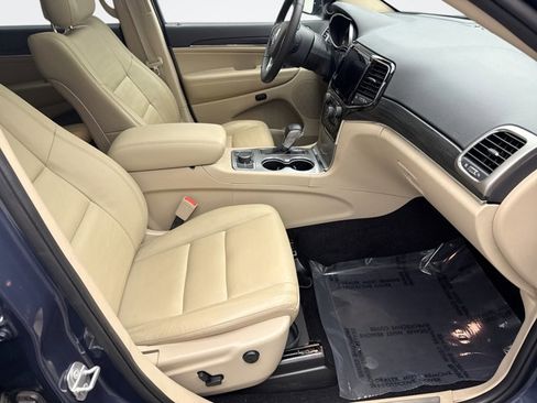 Used 2020 Jeep Grand Cherokee Limited image 16