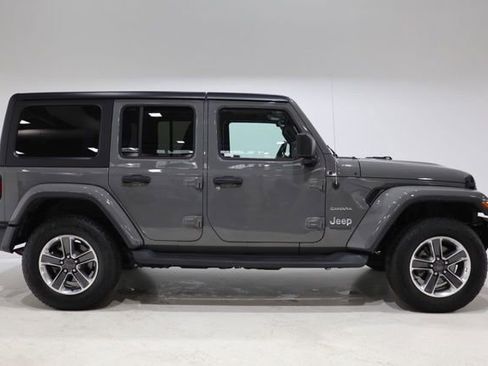 Used 2019 Jeep Wrangler Unlimited Sahara AWD/4WD image 8