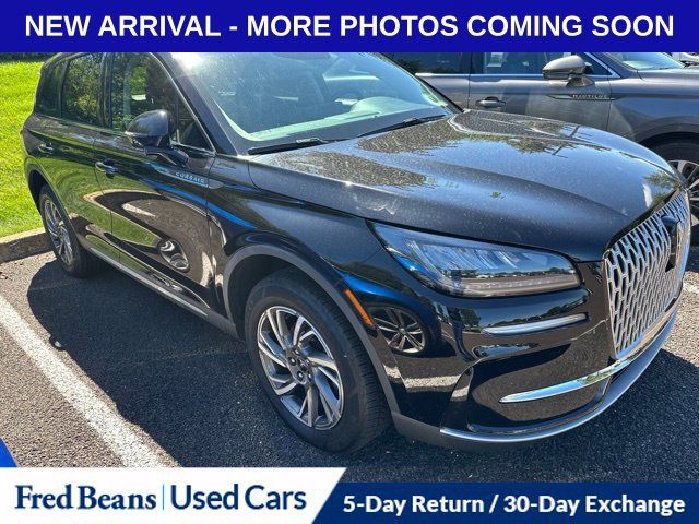 Used 2023 Lincoln Corsair AWD w/ Equipment Group 101A image 3