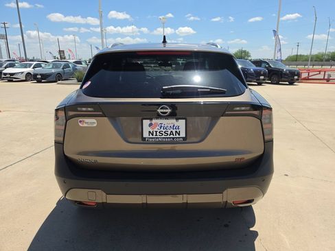 New 2026 Nissan Kicks SR FWD image 6