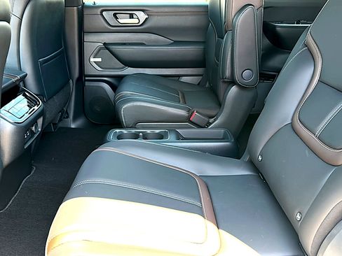 New 2026 Nissan Armada SL w/ Captain's Chari Seat Package AWD/4WD image 15