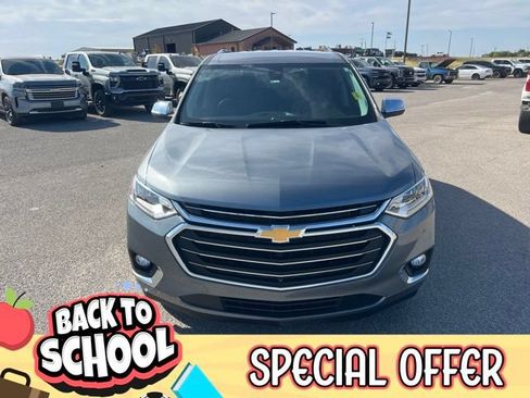Used 2021 Chevrolet Traverse Premier FWD image 2