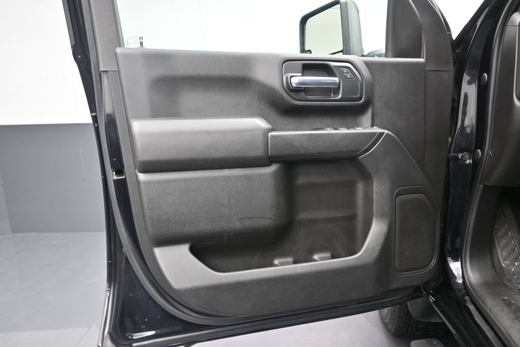 Used 2022 Chevrolet Silverado 2500 Custom w/ Custom Convenience Package AWD/4WD image 11