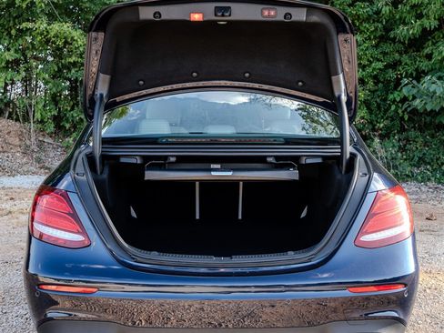 Used 2019 Mercedes-Benz E 300 4MATIC w/ Driver Assistance Package image 9