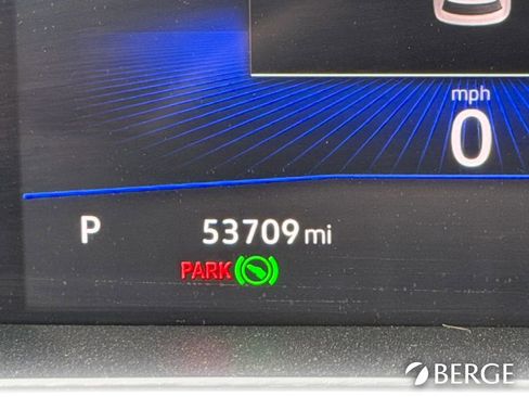 Used 2023 Volkswagen Taos SE w/ Panoramic Sunroof Package image 37