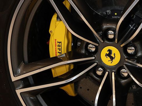 Certified 2025 Ferrari Roma Spider RWD image 71