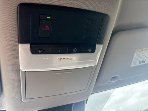 Used 2024 Nissan Rogue SV FWD image 36
