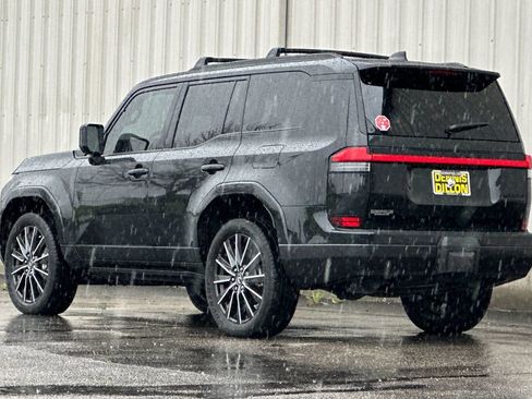 Used 2025 Lexus GX 550 w/ Cold Area Package image 6